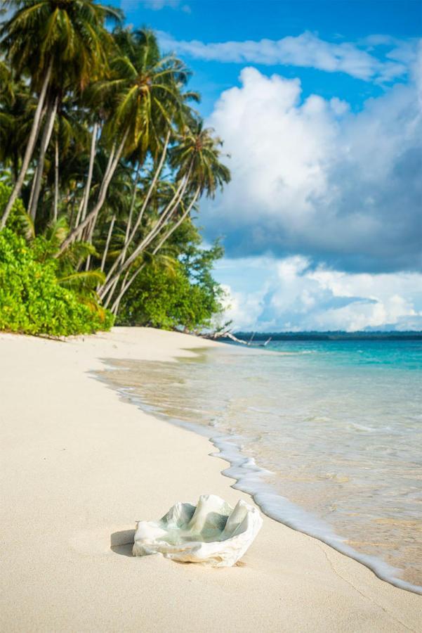 Pinang Island - Private Island Sea View Bungalows Singkil  Екстер'єр фото