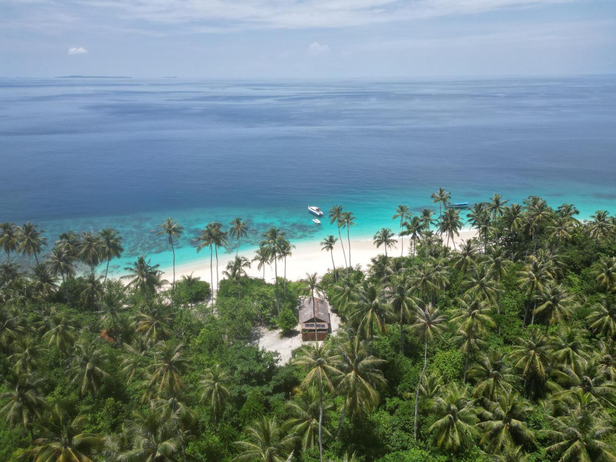 Pinang Island - Private Island Sea View Bungalows Singkil  Екстер'єр фото