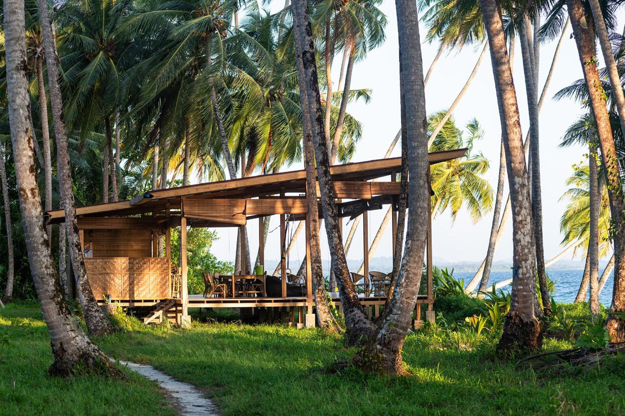 Pinang Island - Private Island Sea View Bungalows Singkil  Екстер'єр фото
