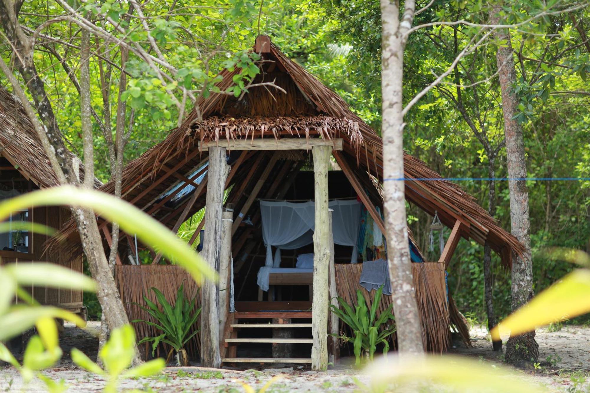 Pinang Island - Private Island Sea View Bungalows Singkil  Екстер'єр фото