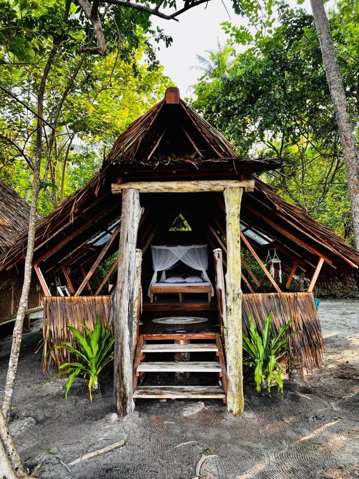Pinang Island - Private Island Sea View Bungalows Singkil  Екстер'єр фото