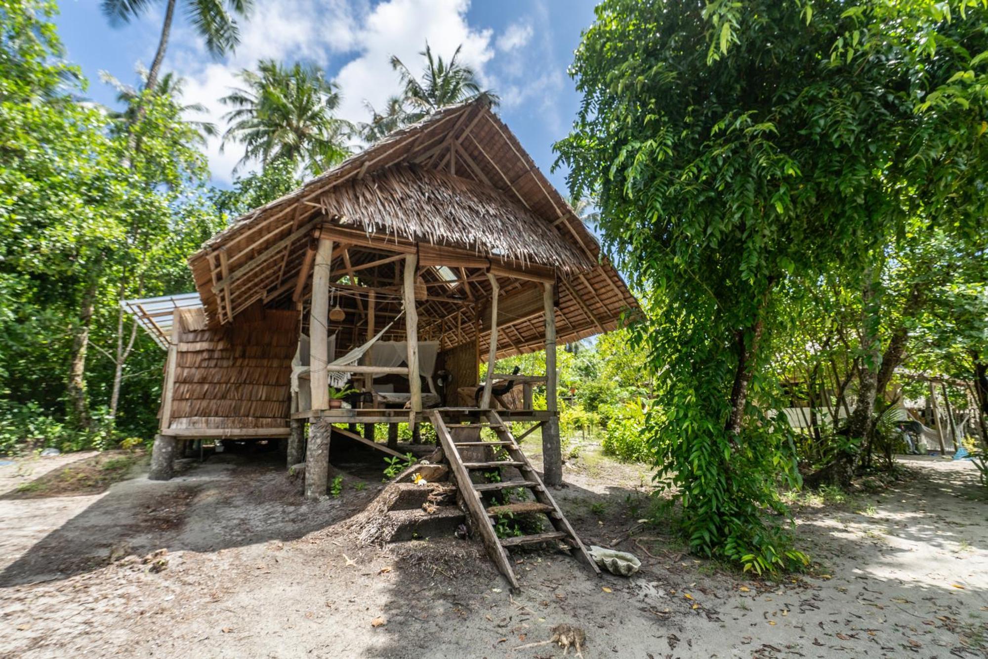 Pinang Island - Private Island Sea View Bungalows Singkil  Екстер'єр фото